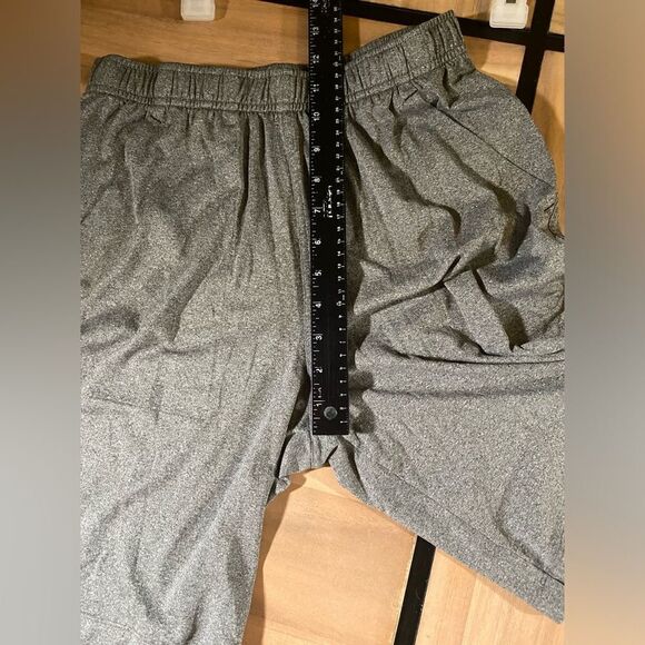 The north‎ face grey sweat shorts - Picture 4 of 6